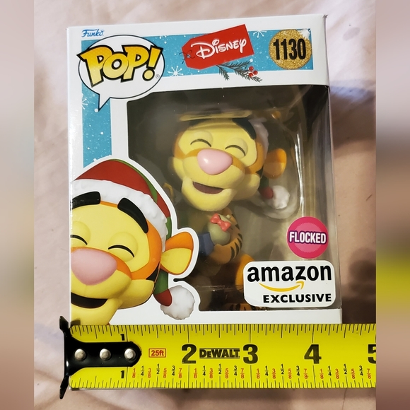 Disney Tigger Holiday Edition Funko Pop - Picture 9 of 9